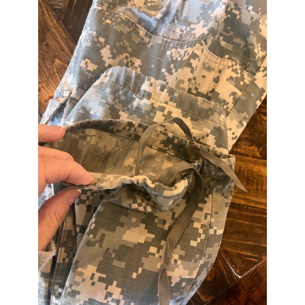 Army Digital Camo Cargo Combat Pants Men Medium X Long Outdoor Hiking Travel - Picture 8 of 9